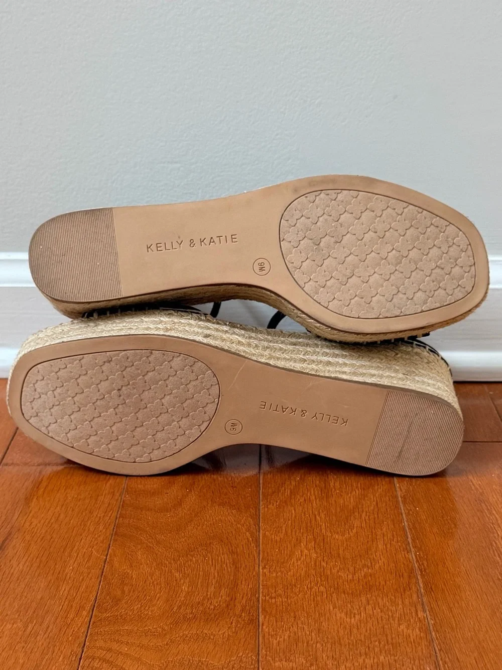 Kelly & Kate Black Espadrille wedge Sandals